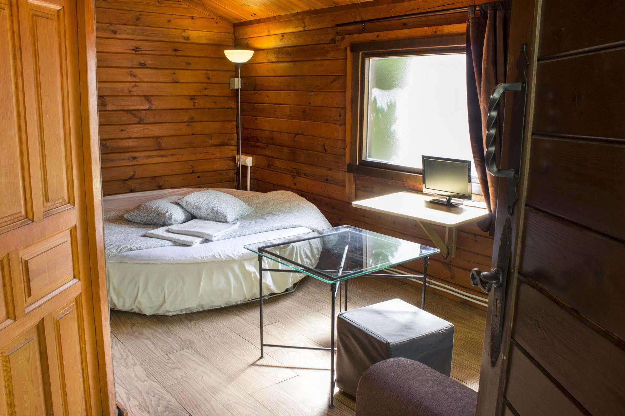 Fuente Del Lobo Glamping & Bungalows - Adults Only Pinos Genil Exterior foto