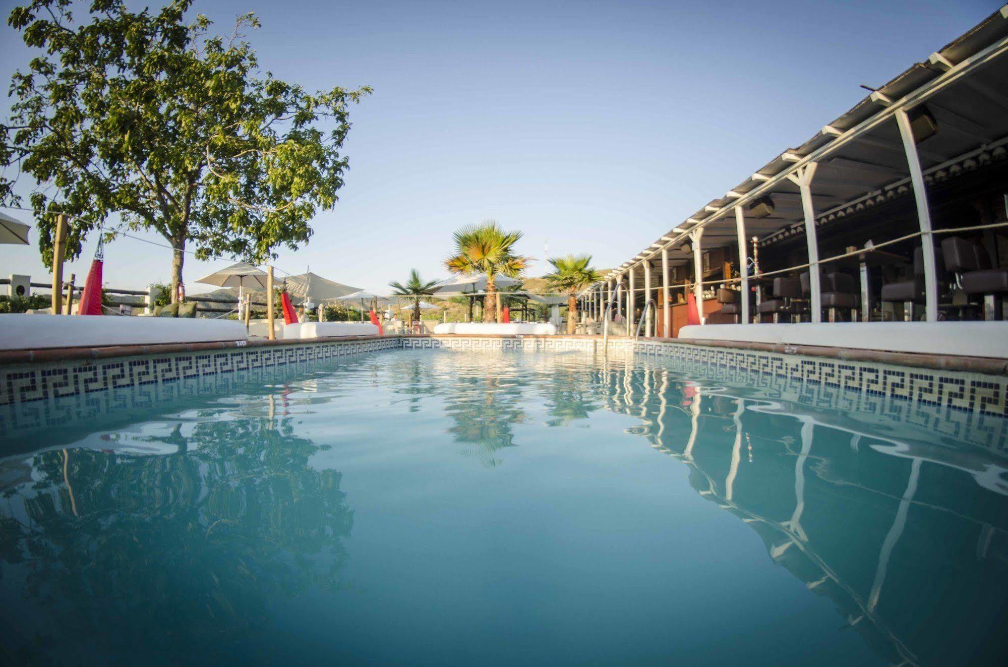 Fuente Del Lobo Glamping & Bungalows - Adults Only Pinos Genil Exterior foto